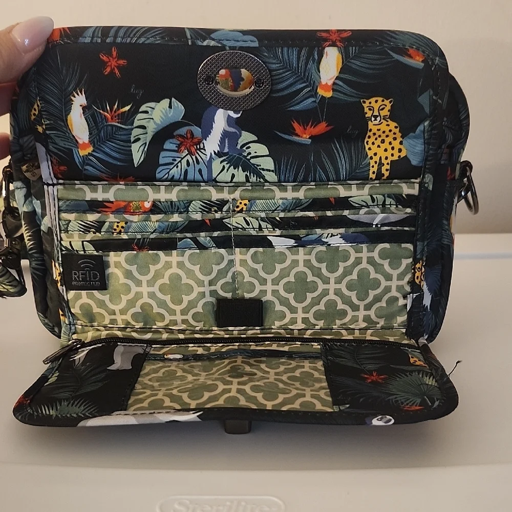 lug switch crossbody
